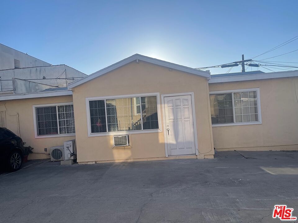 2nd image of 1115 S Mariposa Ave