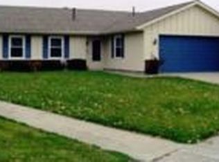 902 Lighthouse Ct, Fort Wayne, IN 46819