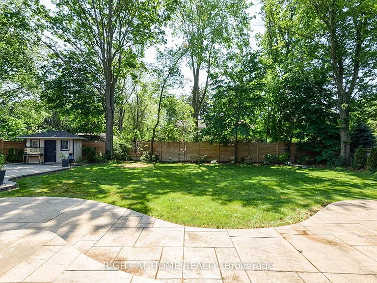 176 Maplewood Rd — Photo 24