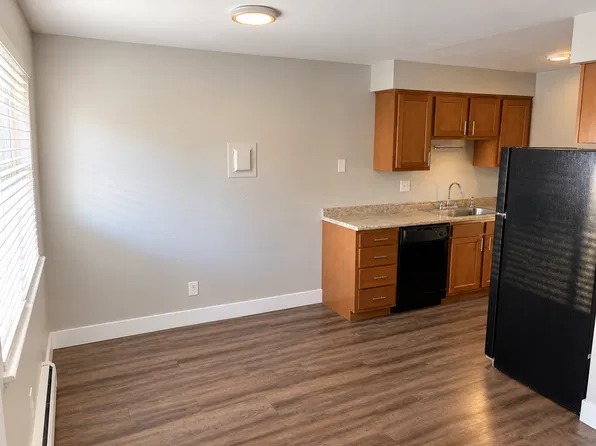 Charming, Small Lakewood Community - updated units, on site laundry, free parking!, 725 Moore St #10, Denver, CO 80215