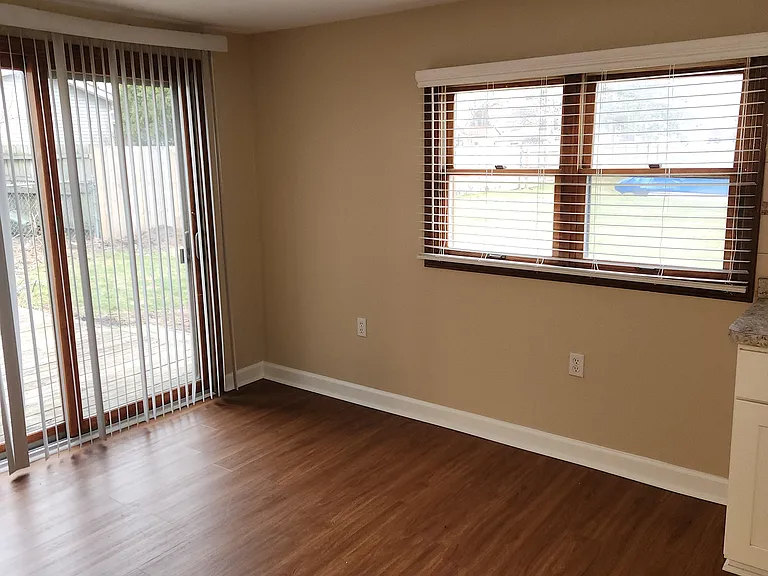 kitchen/ dining area