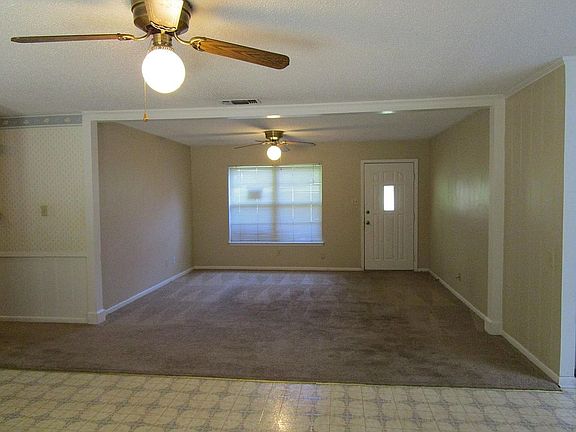 5th image of 8161 Brookhollow Dr