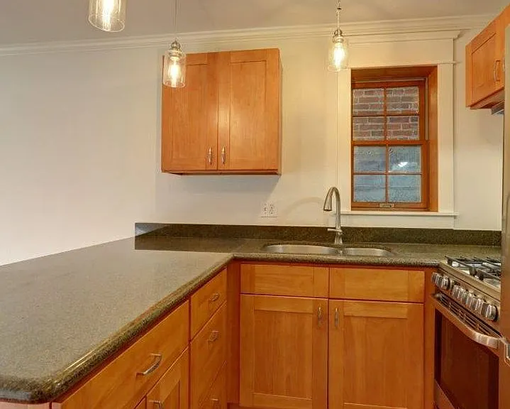 215 17th Ave E #10 — Photo 4