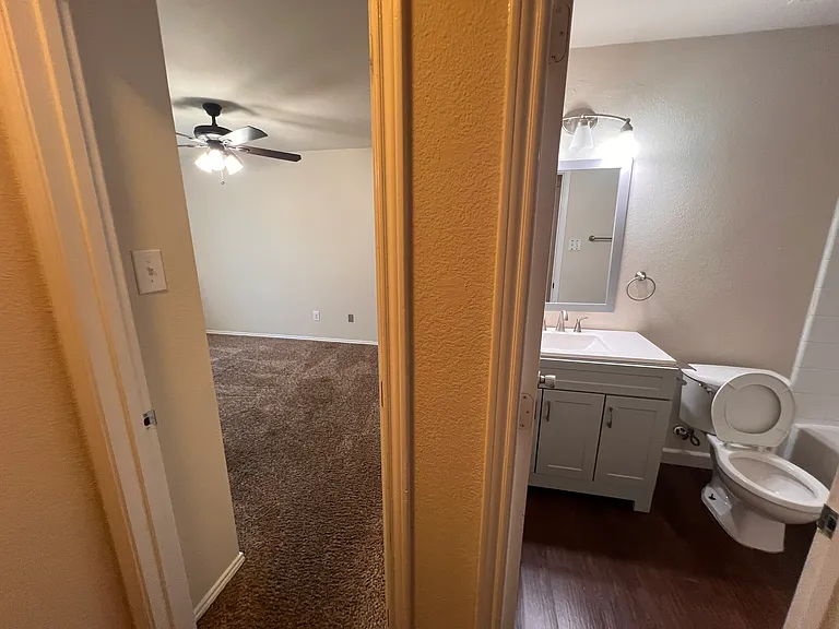 1017 Alexandria Dr — Photo 14