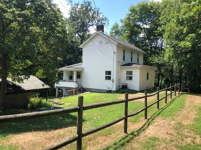 676 Sawyer Ln, Apollo, PA, 15613