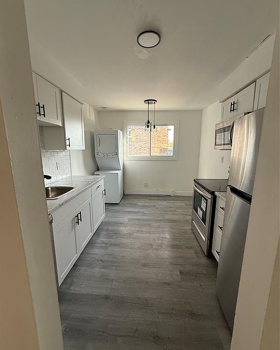 2nd image of 3150 Peter St #1