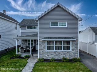 708 Oak St, Old Forge, PA 18518