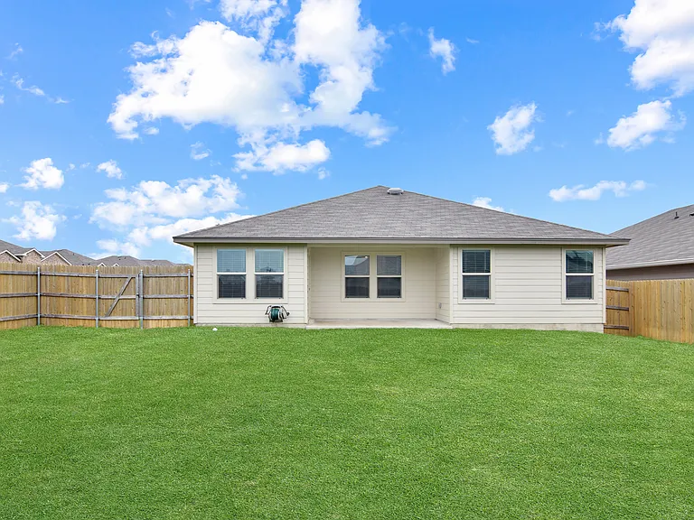 749 Jersey Ct — Photo 16
