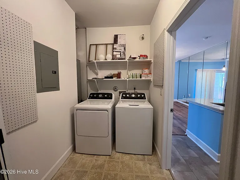 3901 Botsford Ct #101 — Photo 10