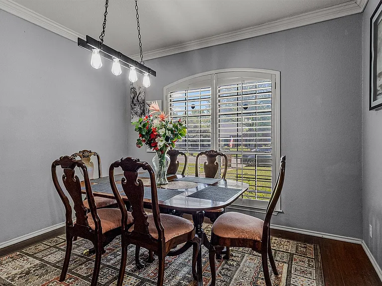 1531 Pickwick Ln — Photo 9