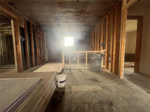 4th image of 612 Rosa Ave