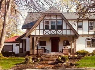 7 Stanford St, Holyoke, MA 01040