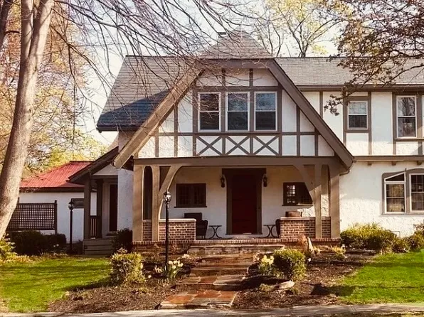 7 Stanford St, Holyoke, MA 01040