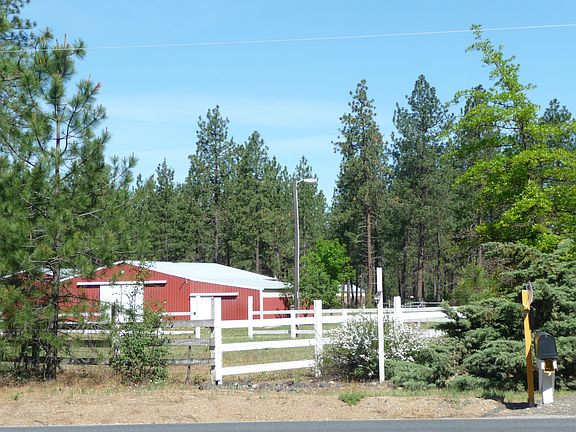 Barn & Round Pen