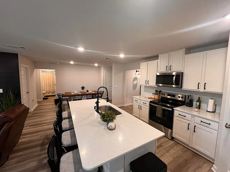4616 Naval Ct — Photo 10
