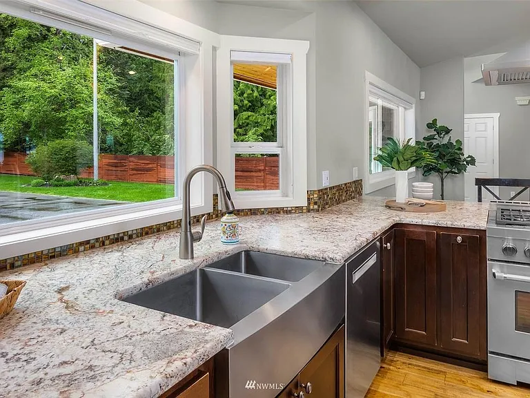 2537 Bretland Rd SE — Photo 7