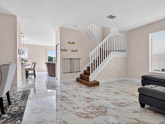 5th image of 2031 SW 157TH Avenue