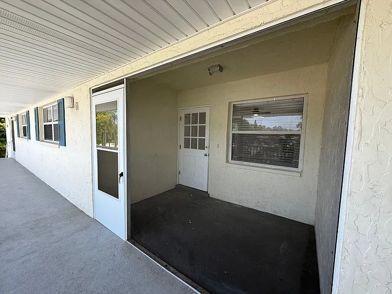 3305 Camelot Dr — Photo 17