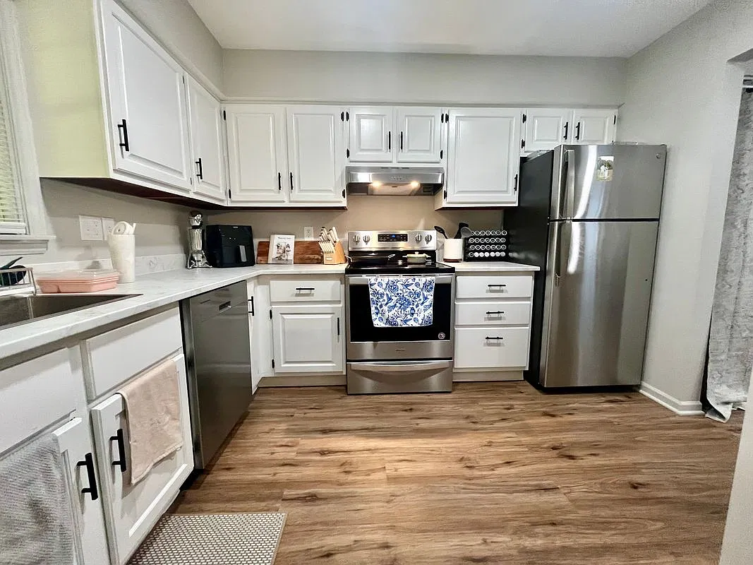 2 bed, 1.5 bath, 1235 sqft, $1,450 — Photo 3