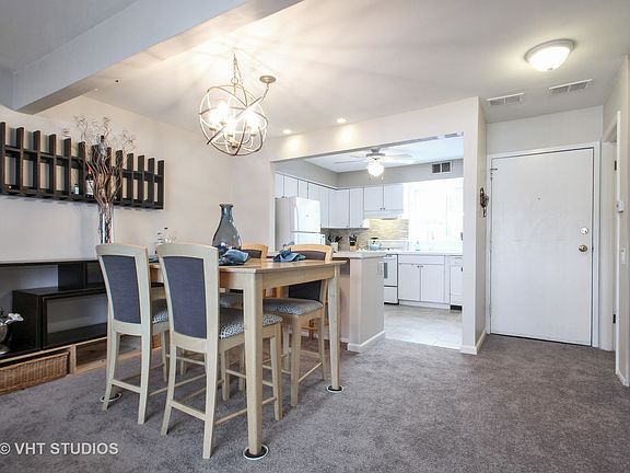 4th image of 421 Elm St APT 6J
