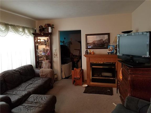 2nd image of 2839 Woodside Ave