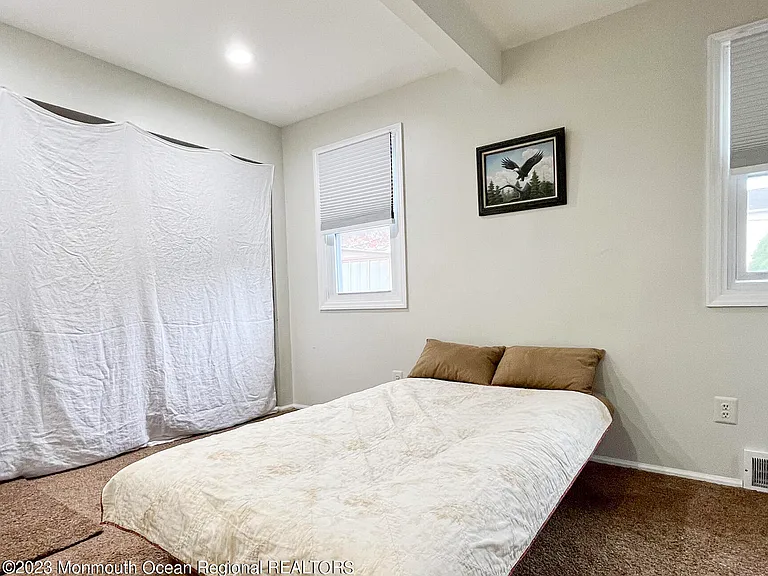 1032 2nd Ave — Photo 9