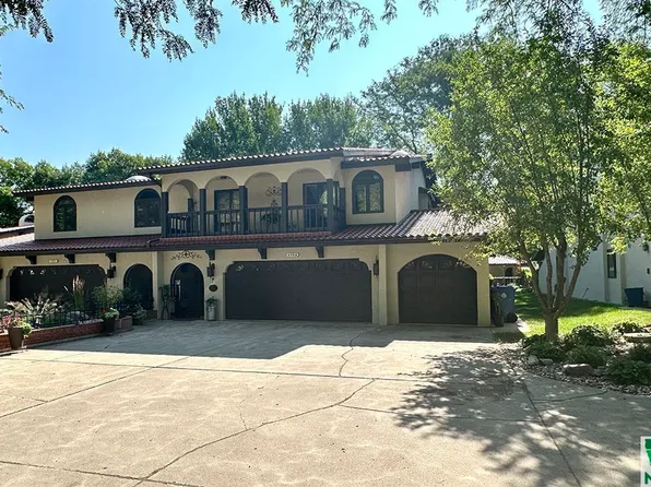438 12th Avenue Cir NE APT A, Sioux Center, IA 51250