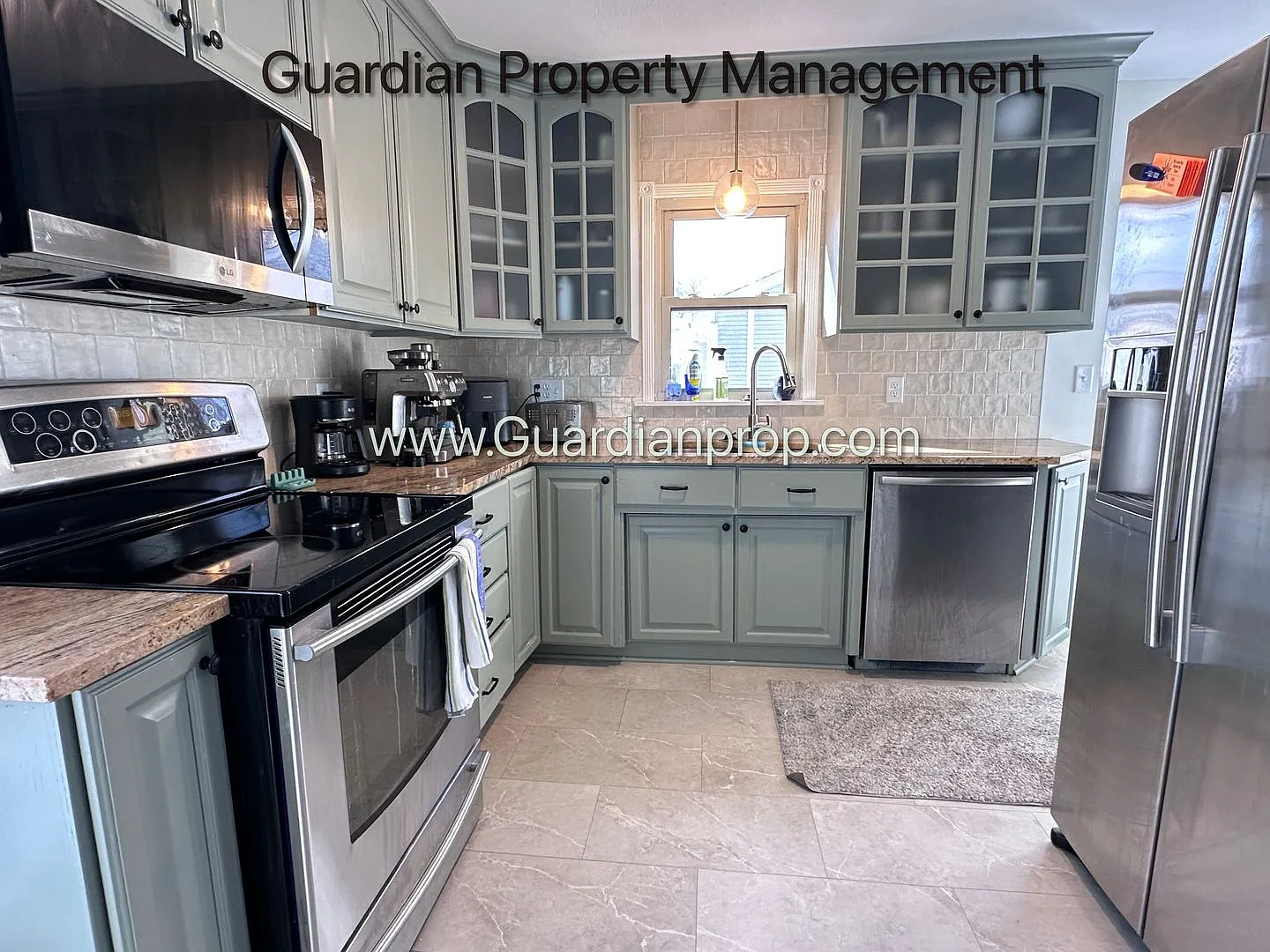St Louis Park Single Family Home, Large Yard, 1 Car Garage, 3 Season Porch, W/D — Photo 1