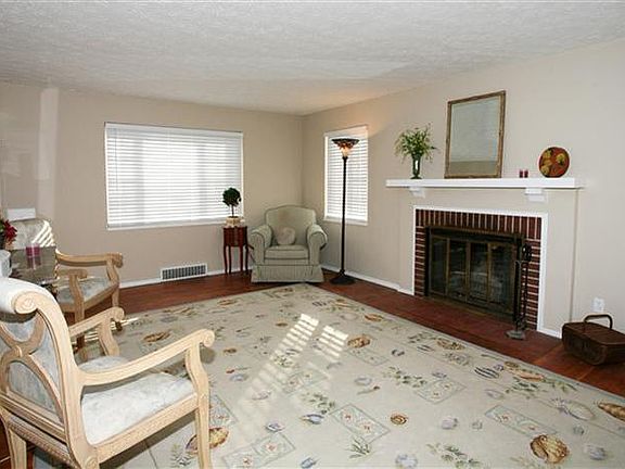 5th image of 217 Canterbury Dr