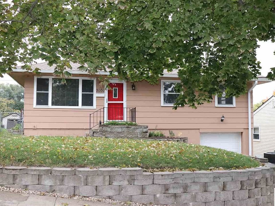 1st image of 3000 S Cornelia St