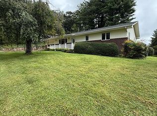 240 Ivy Hill Dr, Waynesville, NC 28785