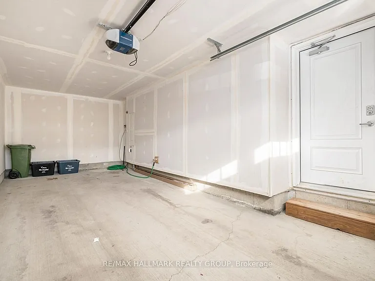 48 Teelin Cir — Photo 15