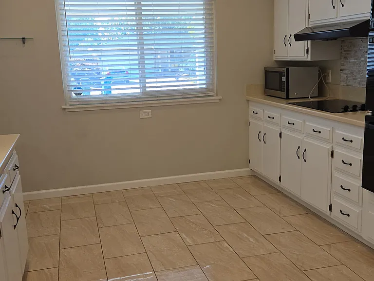 3908 Beechwood Dr — Photo 6