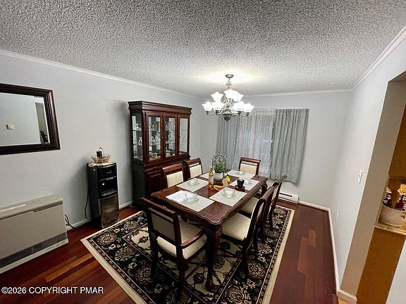 5th image of 2105 Larkspur Ln