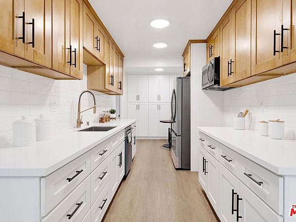 2nd image of 5950 Buckingham #205