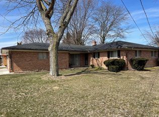 2595 Larry Tim Dr, Saginaw, MI