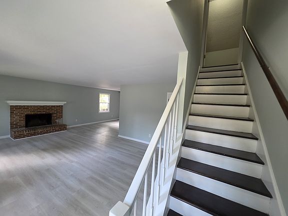 3rd image of 87 Westgrove Ct