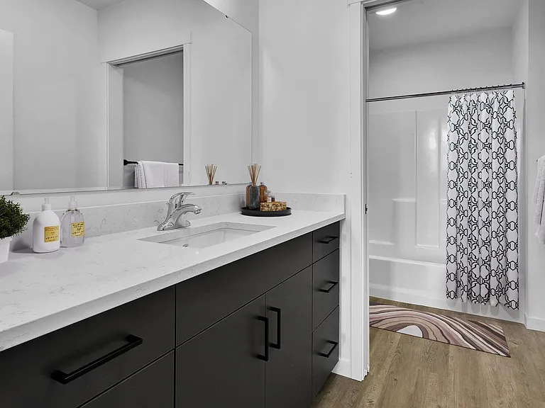 Milstick Apartments — Photo 12