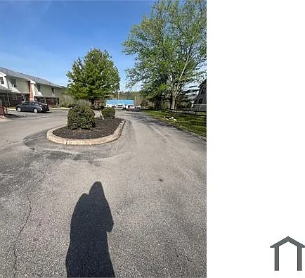 700 King St — Photo 2