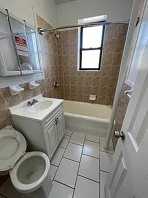 Rented by Metropolis International Realty Inc. | media 7