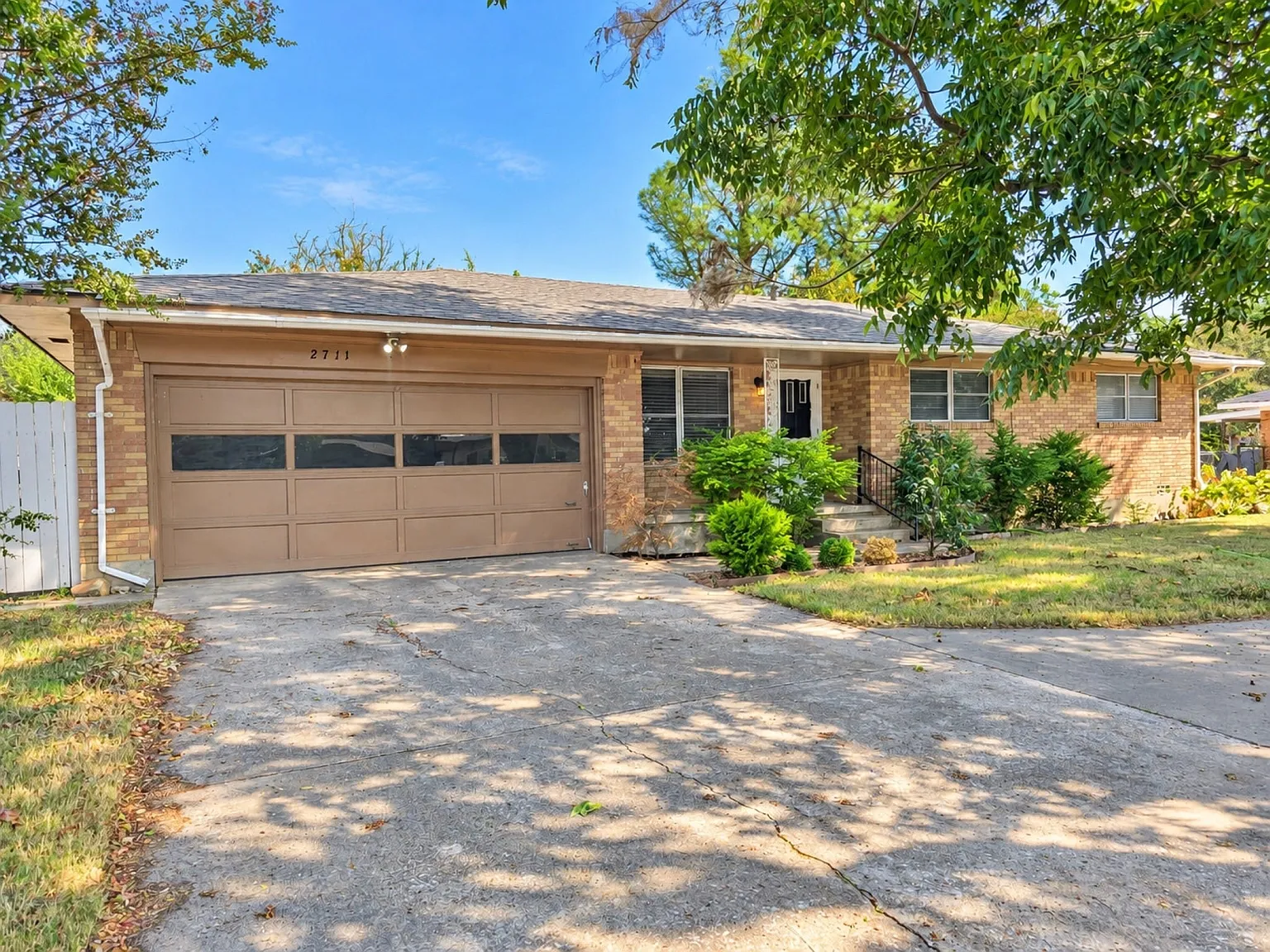 3 bed, 2.0 bath, 1461 sqft, $1,650 — Photo 1
