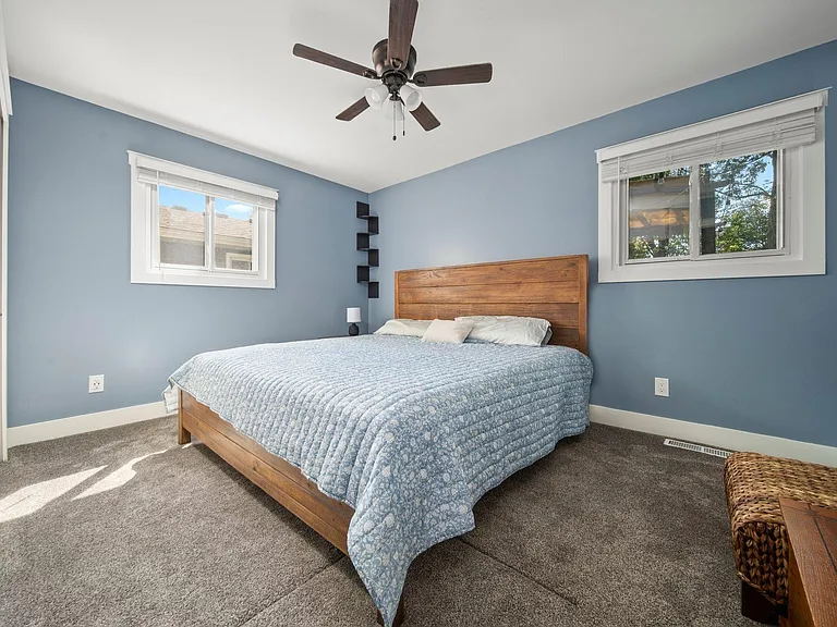 5458 Military Ave — Photo 18