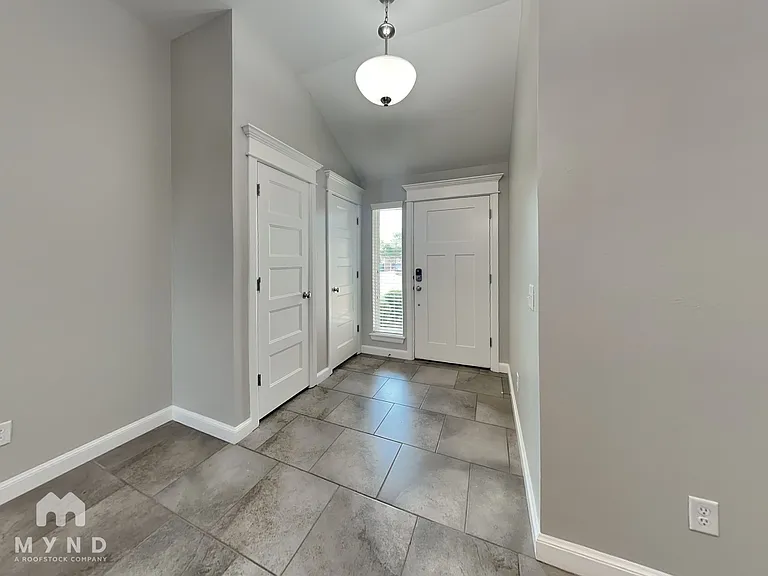 18218 Manera Way — Photo 2