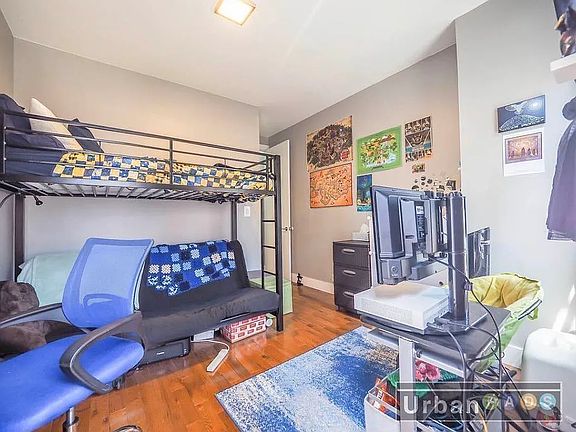 5th image of 1372 Putnam Ave APT 2R