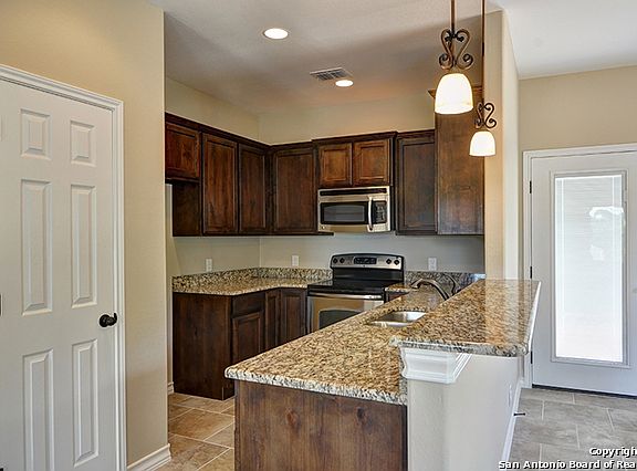 3rd image of 1858 DESIREE DR