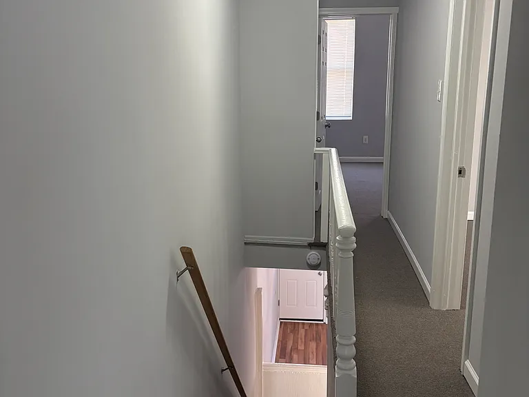 1322 W Victoria St — Photo 13