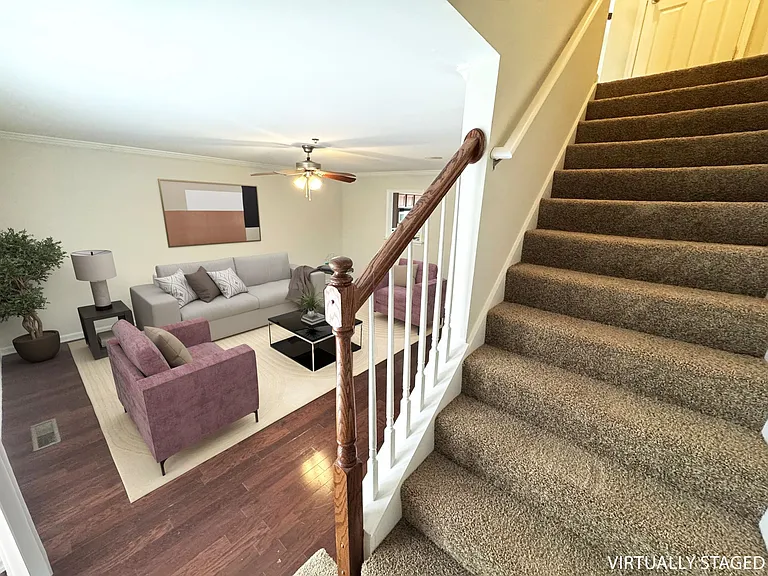 SOUTH HAMPTON TERRACE — Photo 11