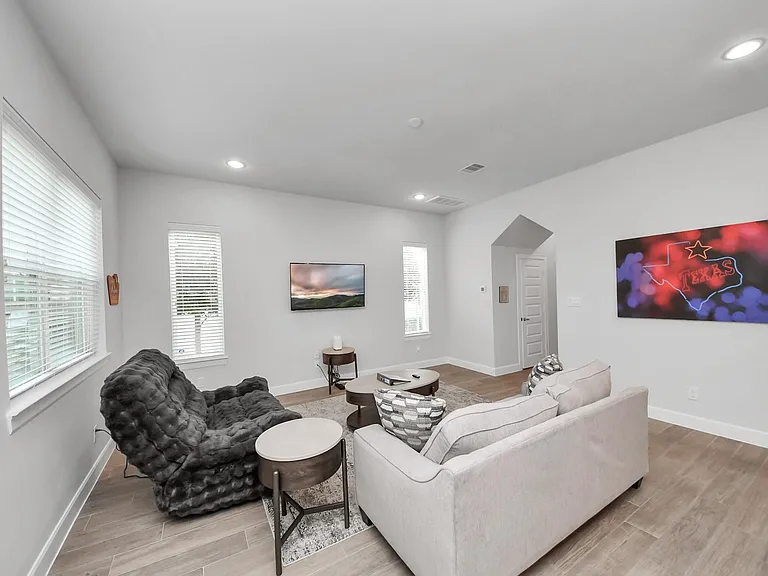651 Press St — Photo 26