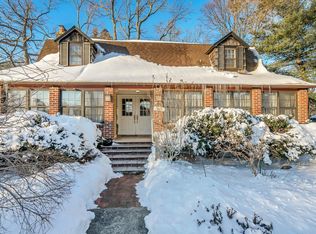 82 Muttontown Rd, Syosset, NY 11791