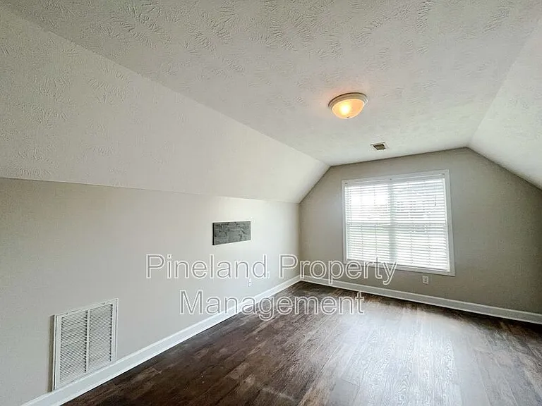 1621 Kershaw Loop — Photo 19